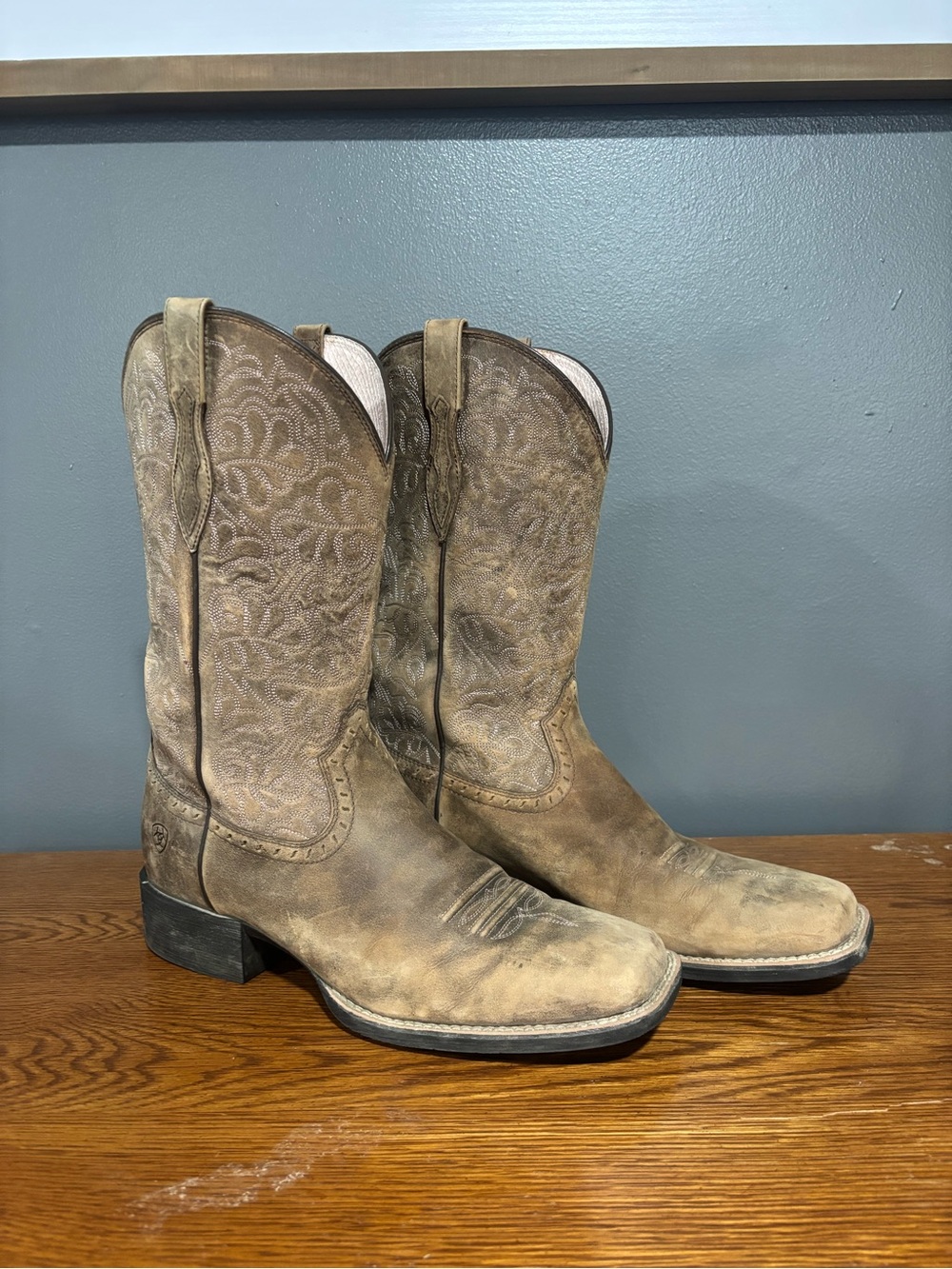Ariat Tan and Pink Leather Boots - Picture 3 of 6